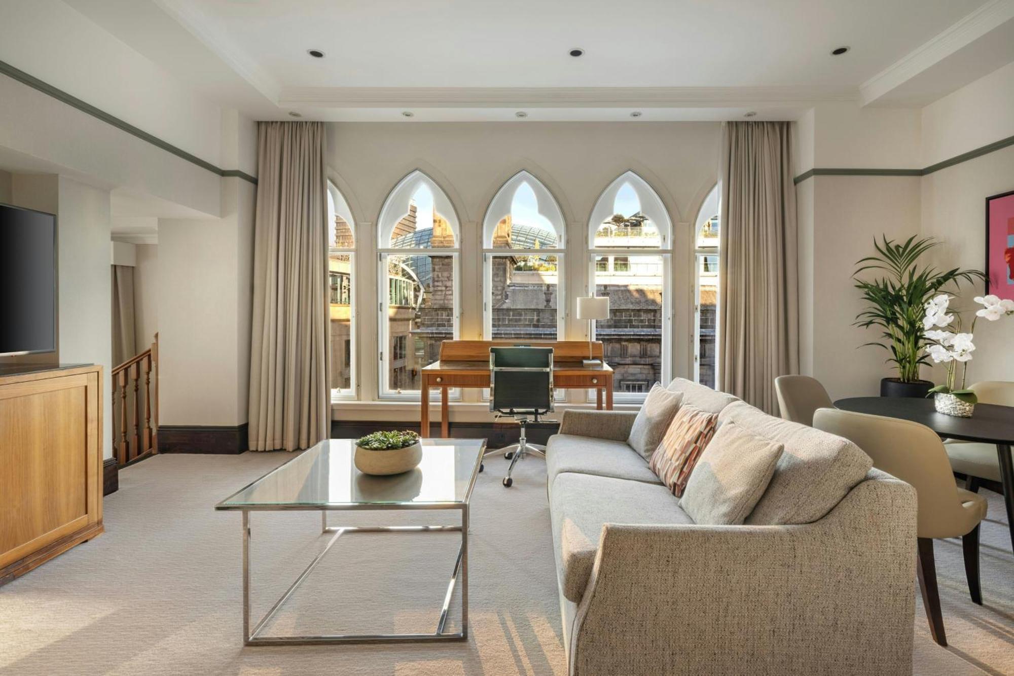 Junior Suite City View Executive Lounge Access
